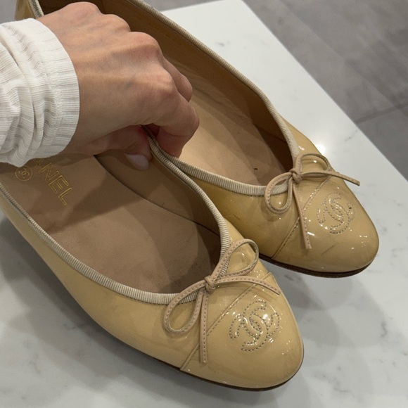 Chanel Ballet Flat  in neutral colors - Picture 4 of 10